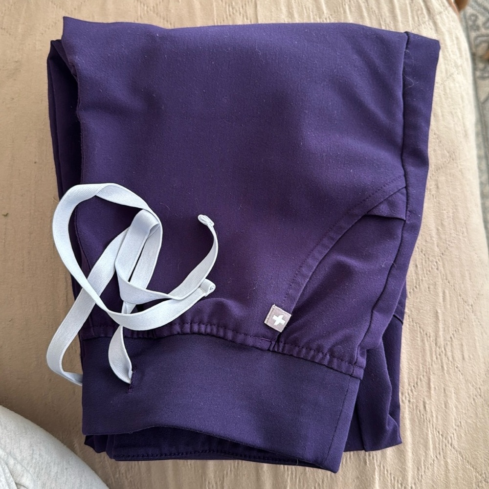 Figs scrubs